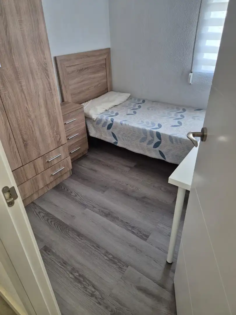 Dormitori de Pis en venda en Jaén amb Aire condicionat, Moblat i Balcó