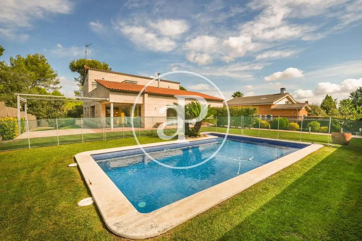 Swimming pool of Houses for rent in Cerdanyola del Vallès  with Air Conditioner, Heating and Private garden