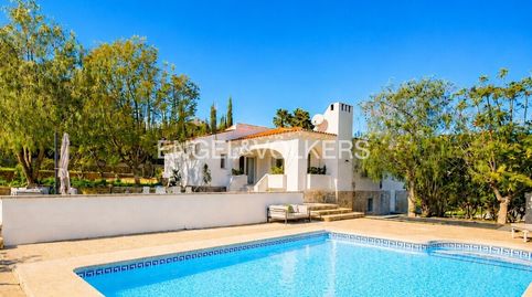 Exclusiva villa de lujo con vistas panorámicas y finca ecuestre en Polop