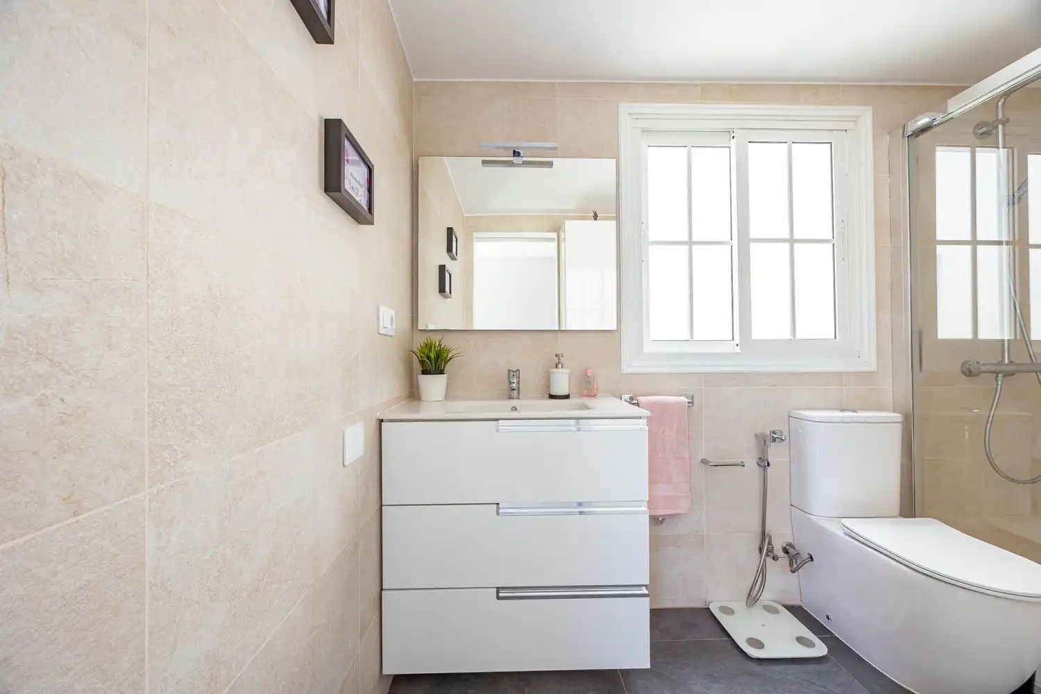 Badezimmer von Gebäude zum Verkauf in Telde