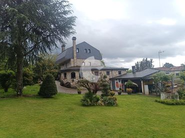 Casa amb balcó en venda a Esgos