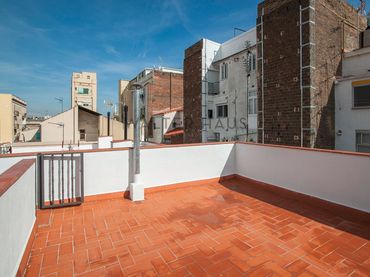Casa con balcone in vendita a Sant Martí