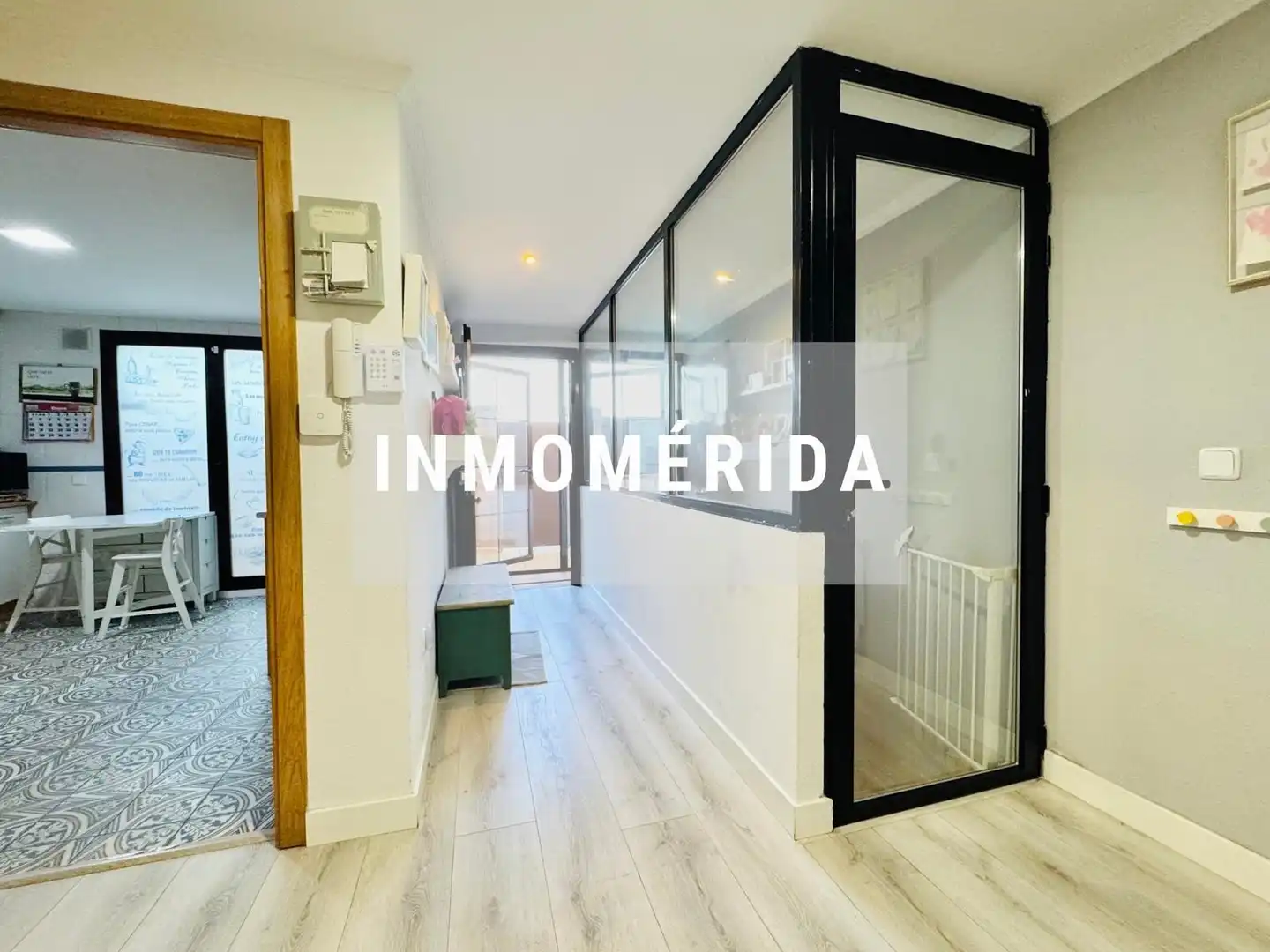 Vista exterior de Casa adosada en venta en Mérida con Aire acondicionado, Calefacción y Jardín privado