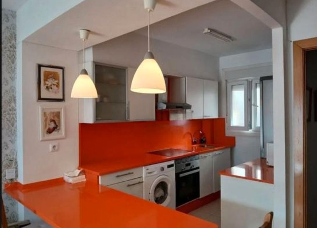 Cocina de Piso en venta en Villarcayo de Merindad de Castilla la Vieja con Calefacción, Terraza y Amueblado