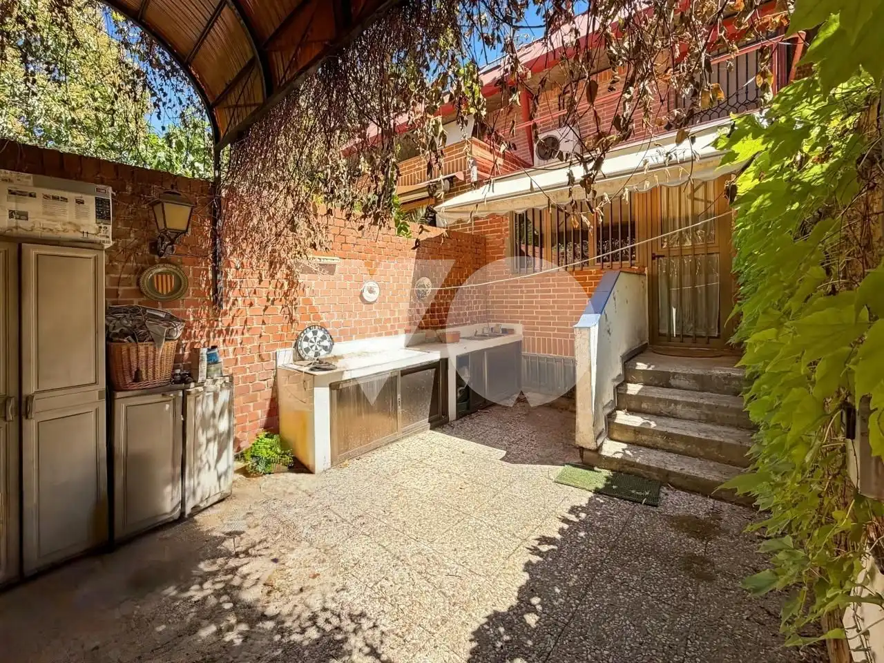 Terrassa de Casa o xalet en venda en Madrid amb Calefacció, Jardí privat i Parquet