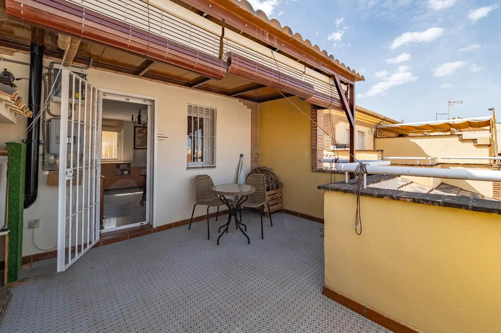 Terrasse von Einfamilien-Reihenhaus zum Verkauf in Granada mit Klimaanlage