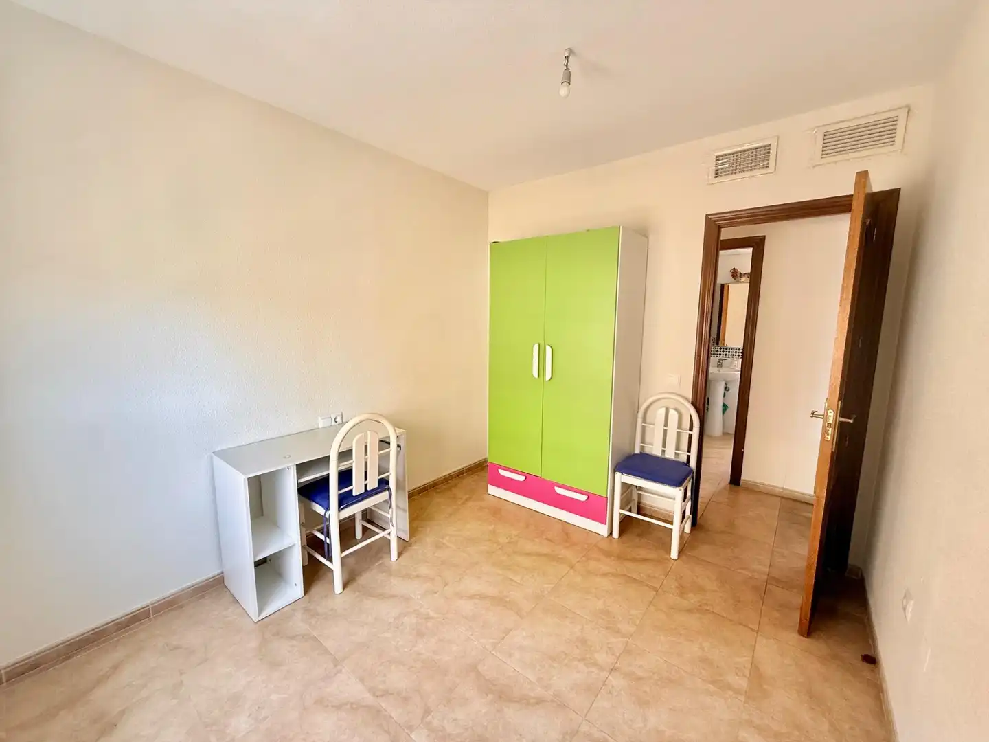 Habitación de Piso en venta en Roquetas de Mar con Balcón