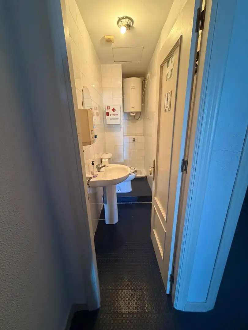 Baño de Local en venta en Cádiz