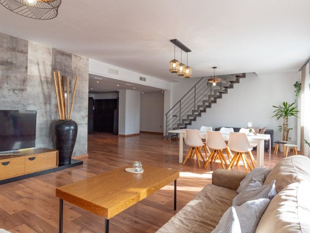 Sala d'estar de Àtic en venda en Torrevieja amb Aire condicionat, Moblat i Forn