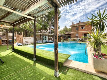 Villa avec piscine à vendre à Petrer
