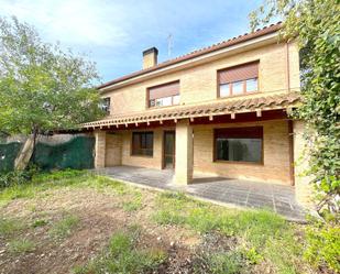 Exterior view of Single-family semi-detached for sale in  Zaragoza Capital  with Heating, Private garden and Terrace