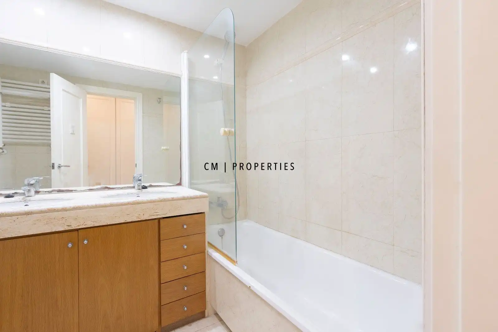 Baño de Piso de alquiler en Valencia con Aire acondicionado, Calefacción y Parquet
