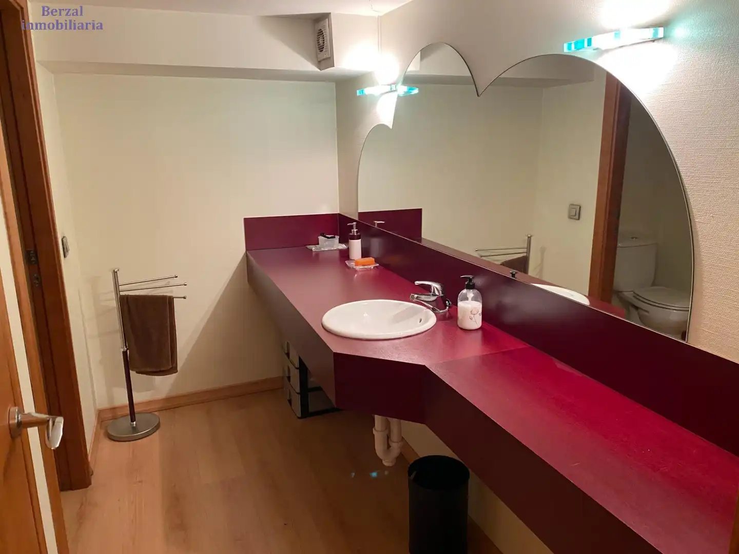 Badezimmer von Büro zur Miete in  Logroño mit Heizung und Möbliert