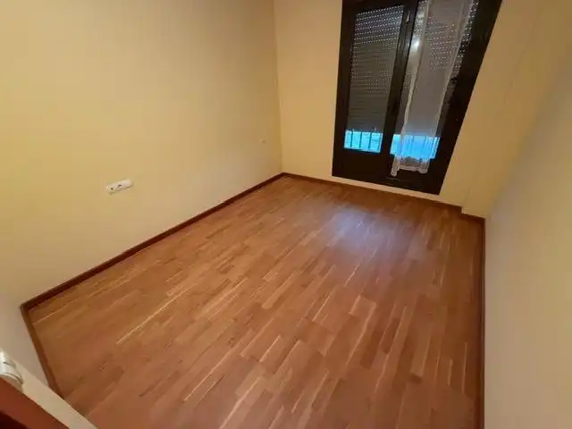Habitación de Apartamento en venta en Onzonilla con Calefacción y Parquet