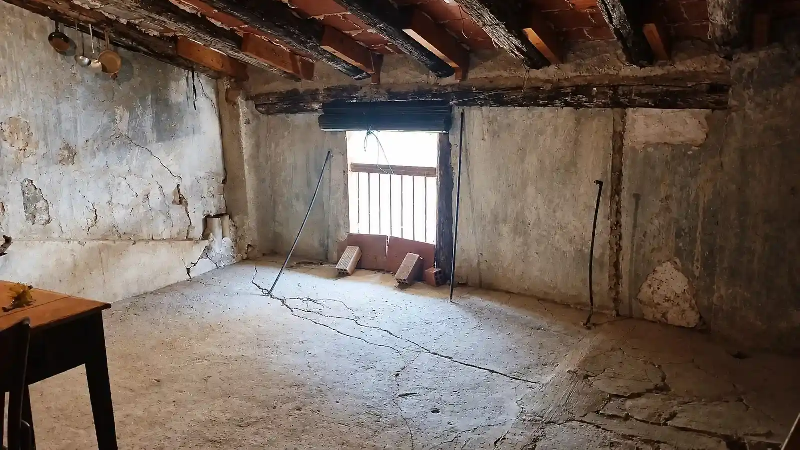 Casa adosada en venda en Valderrobres amb Moblat i Balcó