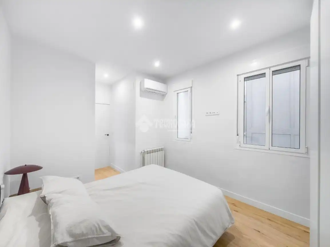 Bedroom of Flat for sale in Madrid  with Air Conditioner and Heating