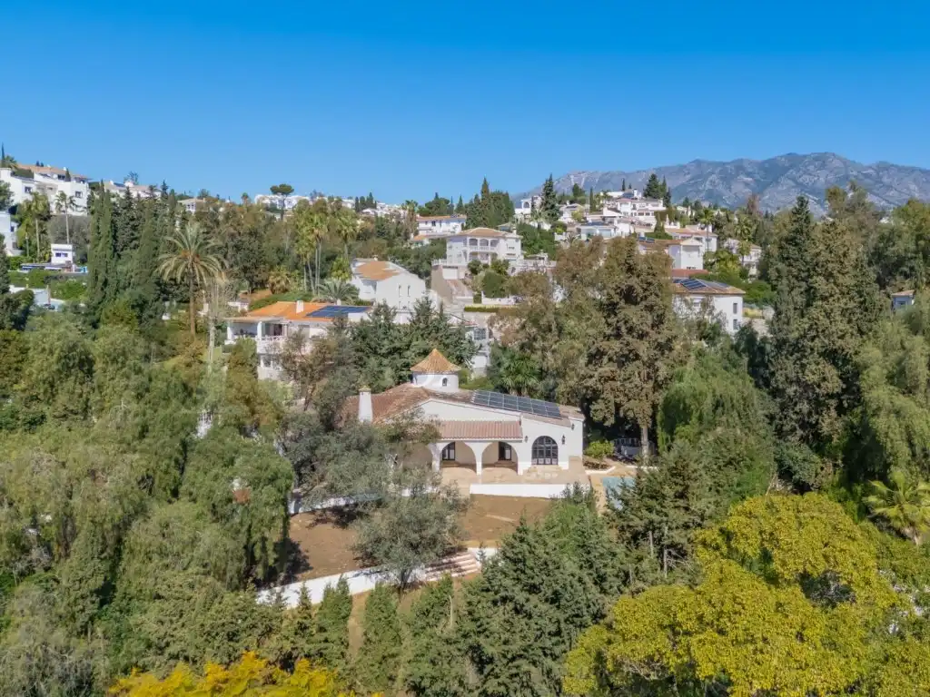 Vista exterior de Casa o xalet en venda en Mijas amb Aire condicionat, Jardí privat i Terrassa