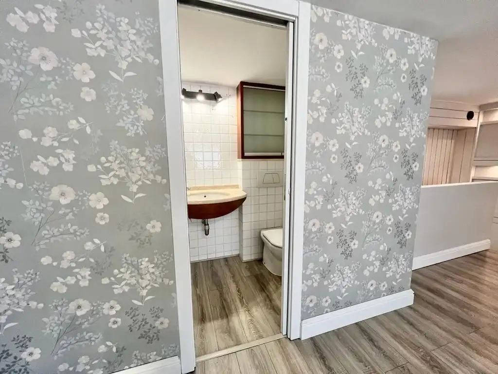Baño de Local de alquiler en Sant Cugat del Vallès con Aire acondicionado y Calefacción
