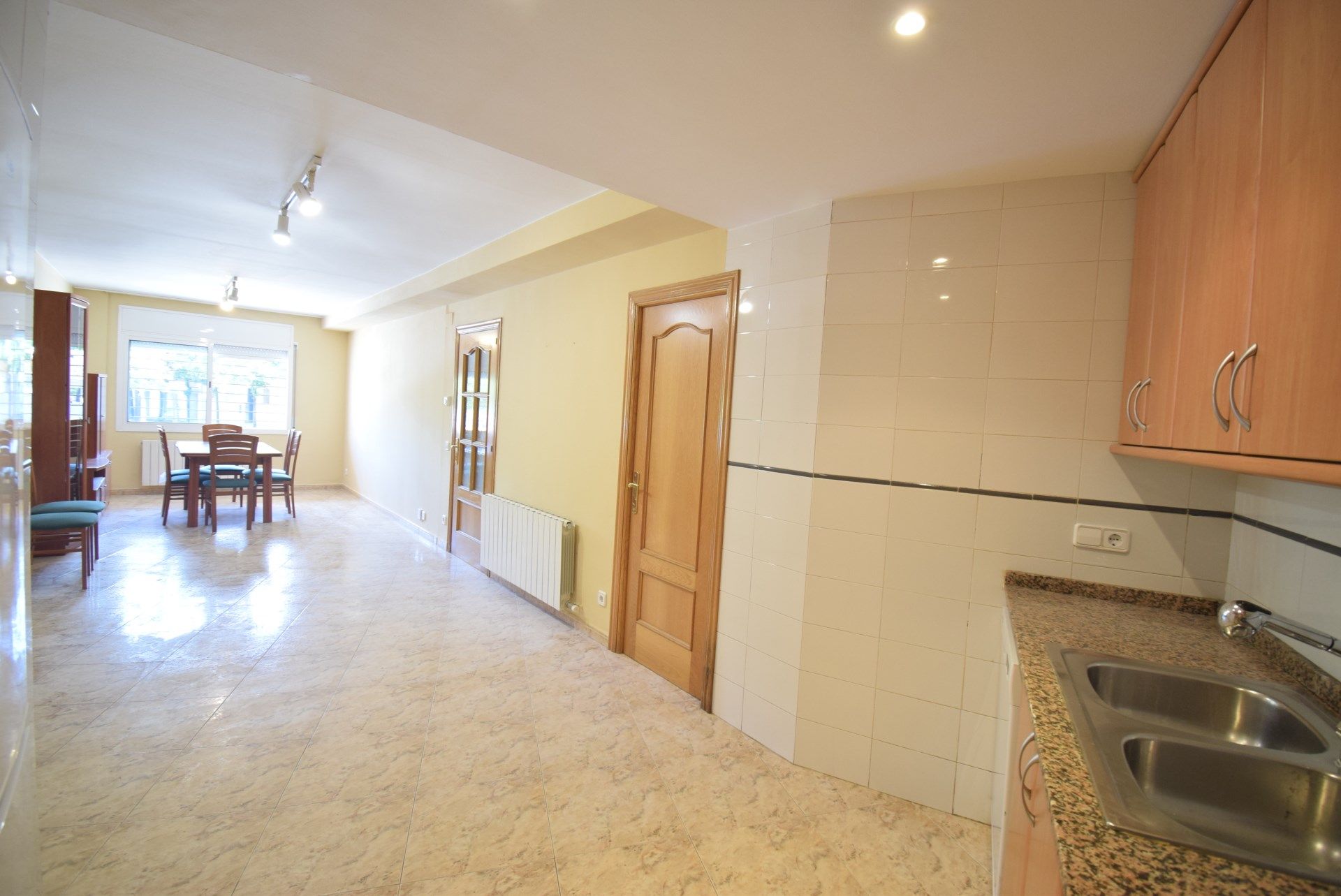 Flat to rent in Girona Capital  with Heating and Furnished