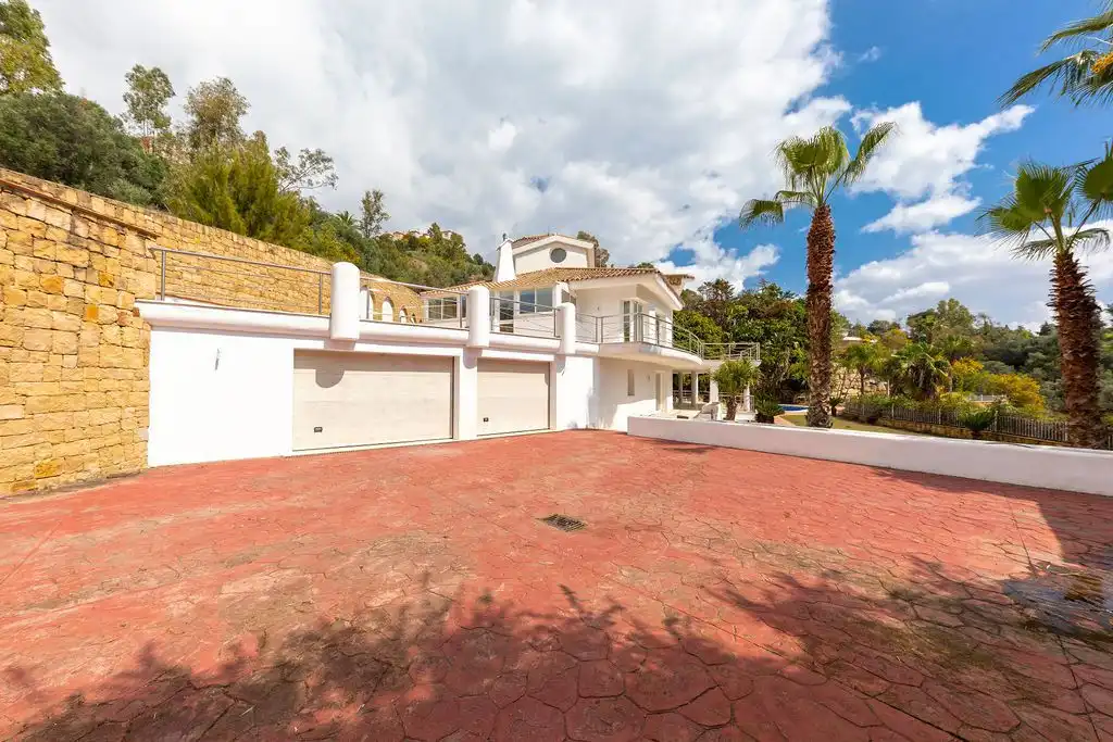Vista exterior de Casa o chalet en venta en Benahavís con Aire acondicionado, Calefacción y Jardín privado