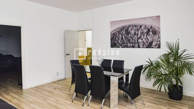 Casa-chalet en Venta en Centro