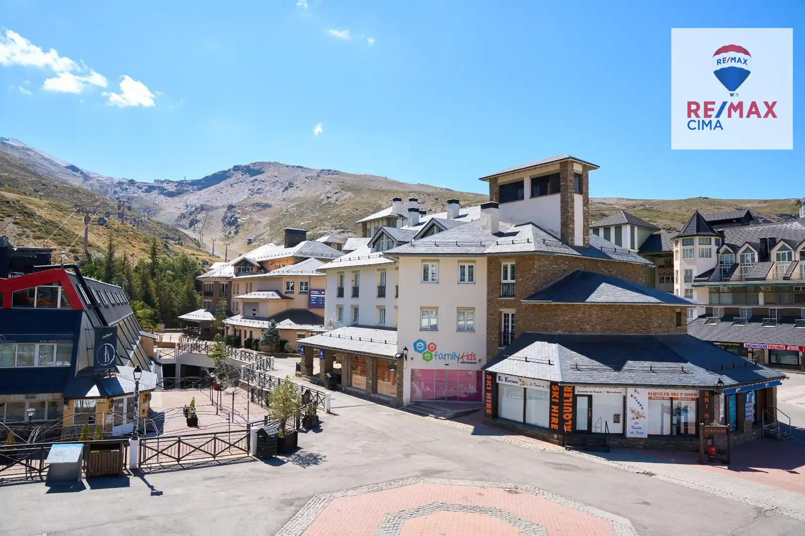 Vista exterior de Casa o xalet en venda en Sierra Nevada amb Calefacció i Moblat