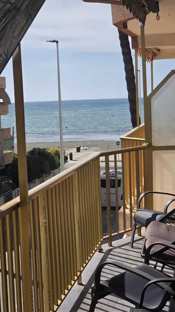 Piso de alquiler en Calle MONOVAR, Gran Playa