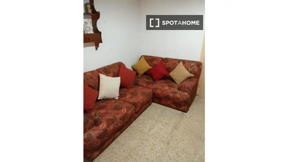 Room in La Princesa