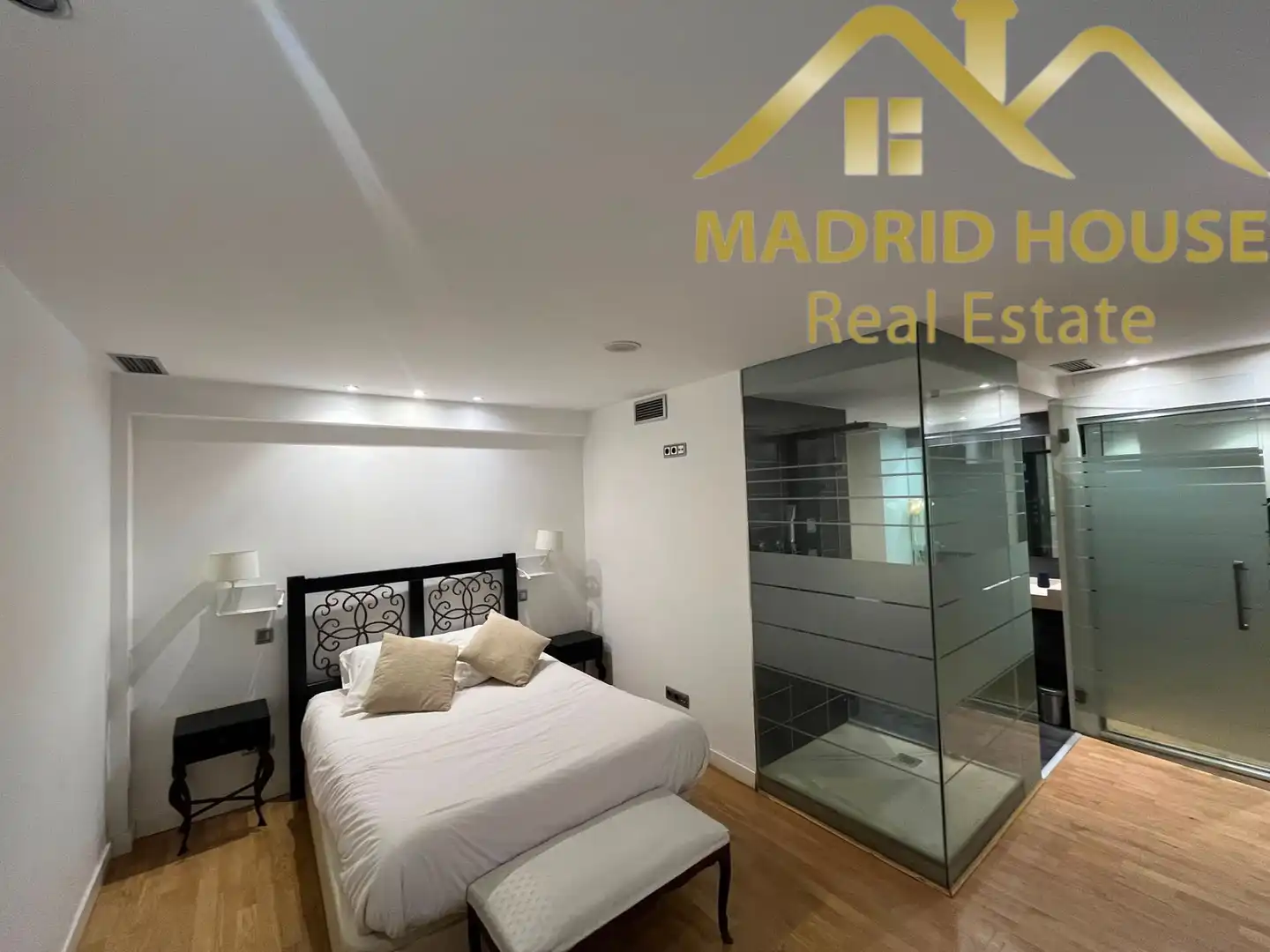 Außenansicht von Wohnung zum Verkauf in Madrid mit Klimaanlage, Heizung und Möbliert
