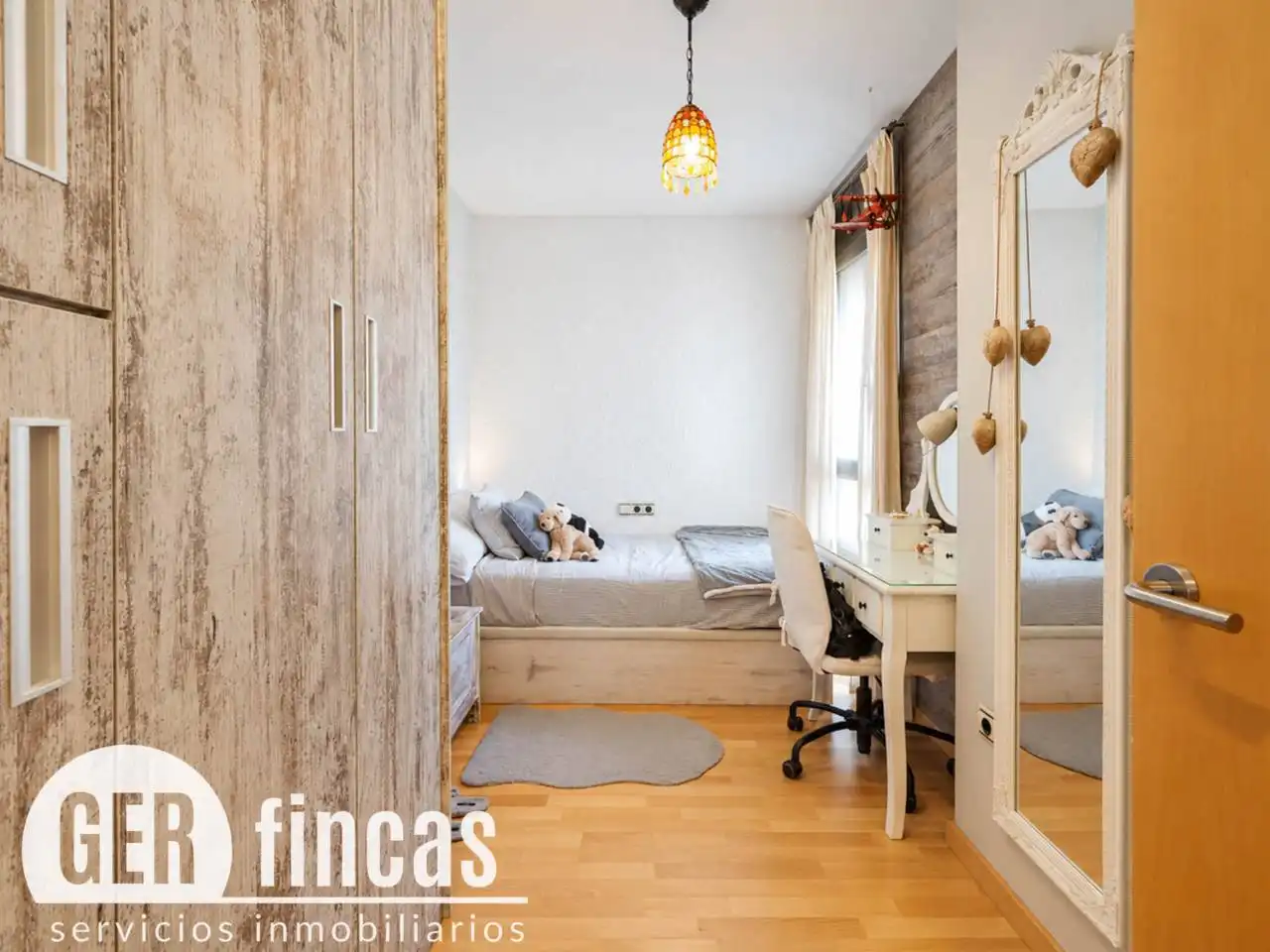 Habitación de Piso en venta en Terrassa con Aire acondicionado, Calefacción y Parquet