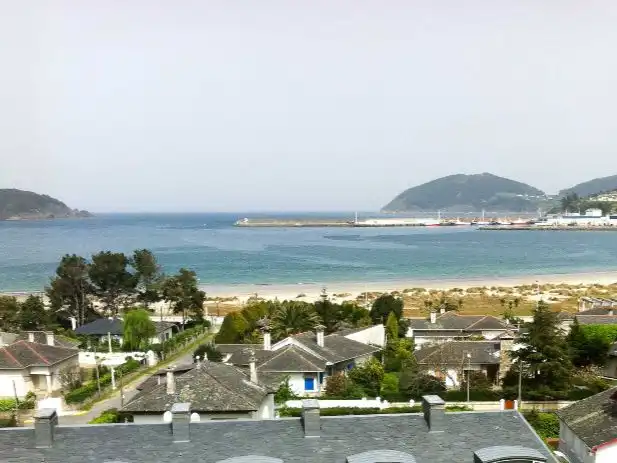Außenansicht von Wohnung zur Miete in Viveiro mit Heizung, Parkett und Terrasse