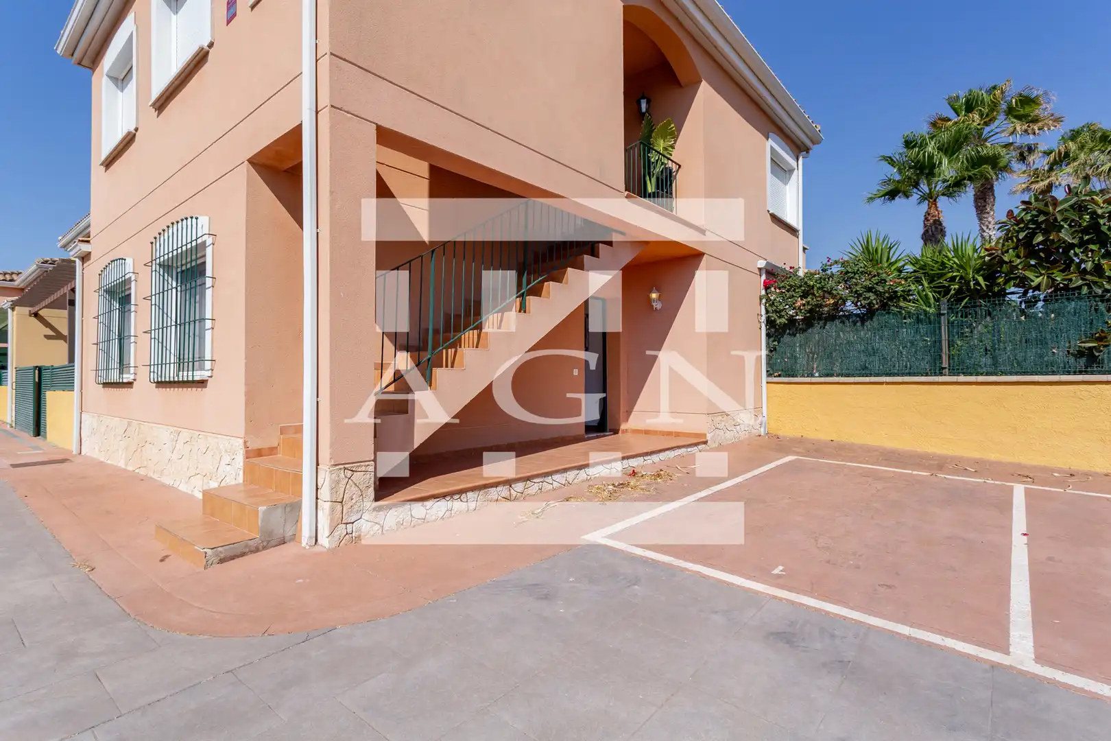 Vista exterior de Planta baixa en venda en Mont-roig del Camp amb Calefacció, Jardí privat i Terrassa
