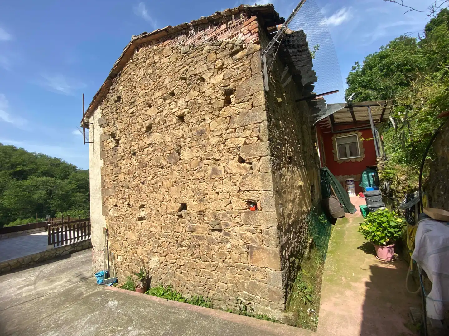 Vista exterior de Casa adosada en venta en Bimenes