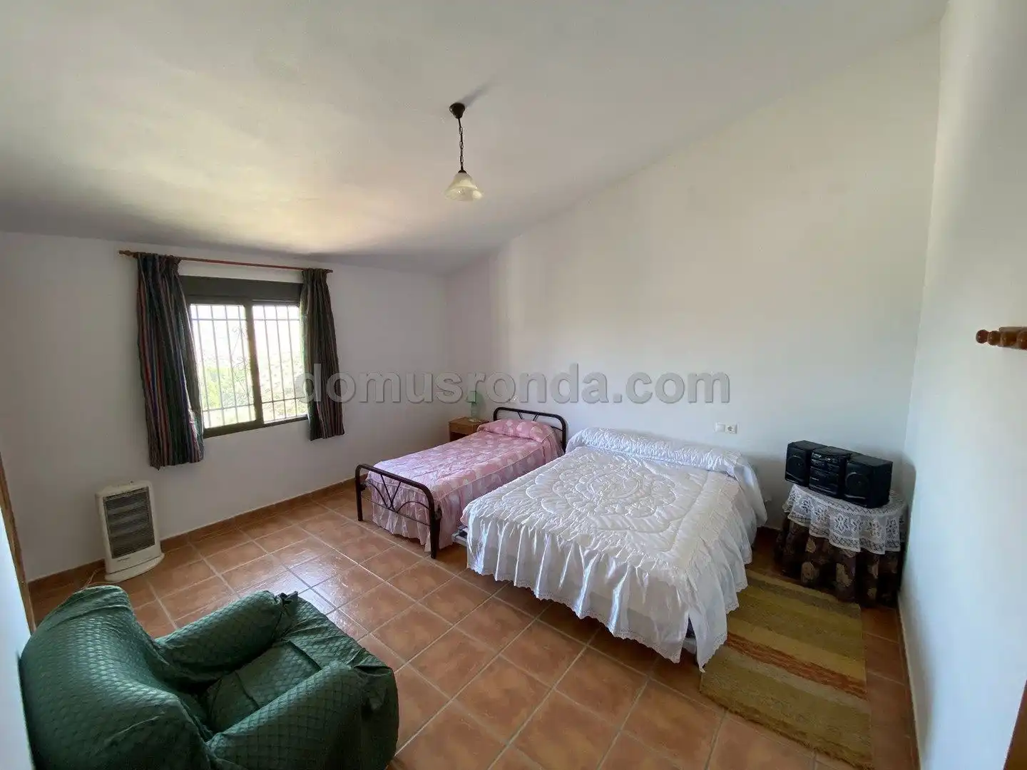 Habitación de Finca rústica en venta en Cuevas del Becerro con Amueblado