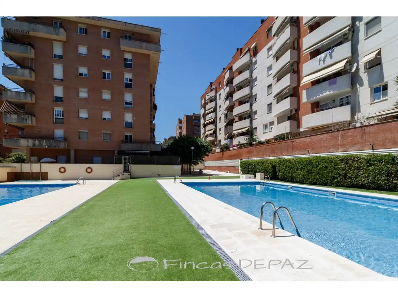 Piscina de Pis en venda en Castelldefels amb Aire condicionat, Calefacció i Terrassa