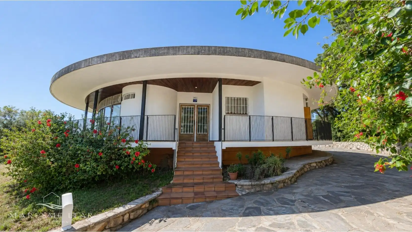 Vista exterior de Casa o xalet en venda en Sant Pol de Mar amb Jardí privat i Piscina