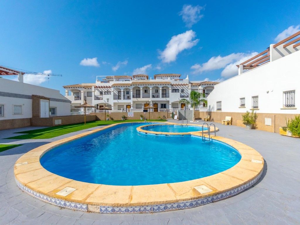 Exterior view of Apartment for sale in Orihuela  with Air Conditioner, Private garden and Furnished