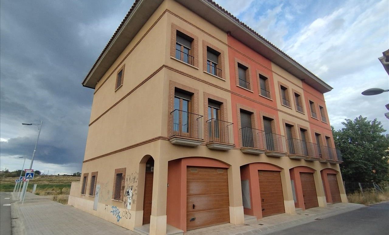 Vista exterior de Casa o xalet en venda en Binéfar amb Balcó