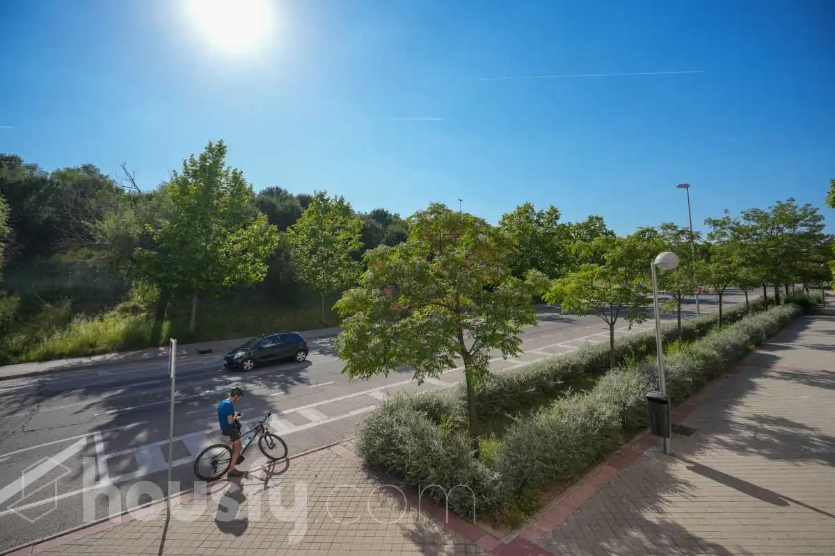 Vista exterior de Pis en venda en Madrid amb Calefacció, Traster i Piscina comunitària