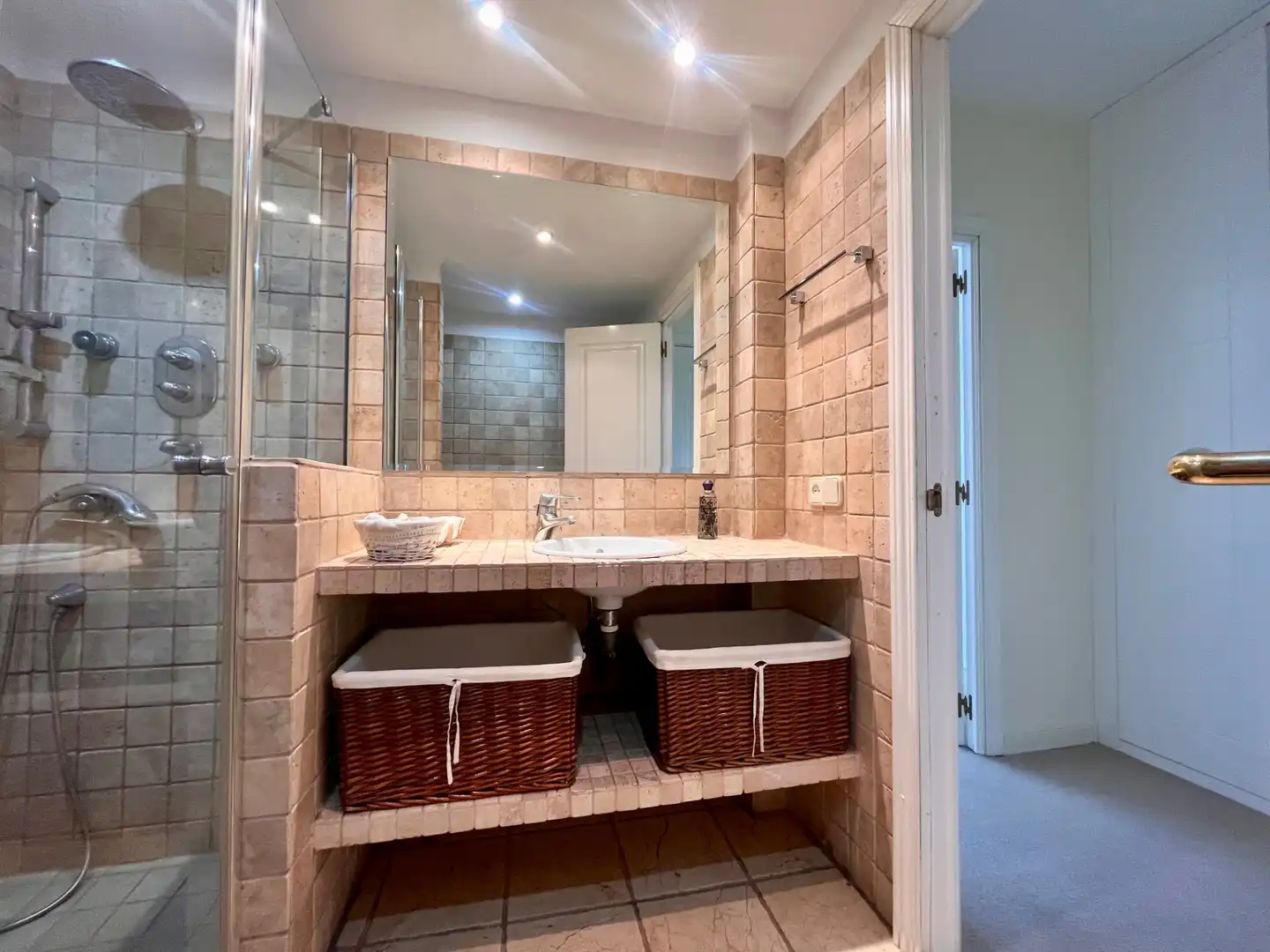 Baño de Piso en venta en Madrid con Aire acondicionado, Calefacción y Parquet