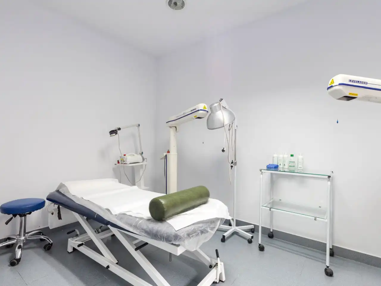 Bedroom of Commercial properties for rent in Madrid  with Air Conditioner, Heating and Furnished