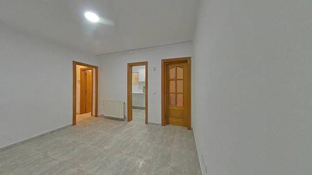 Piso en Venta en C/ Muga  en La Marina del Port