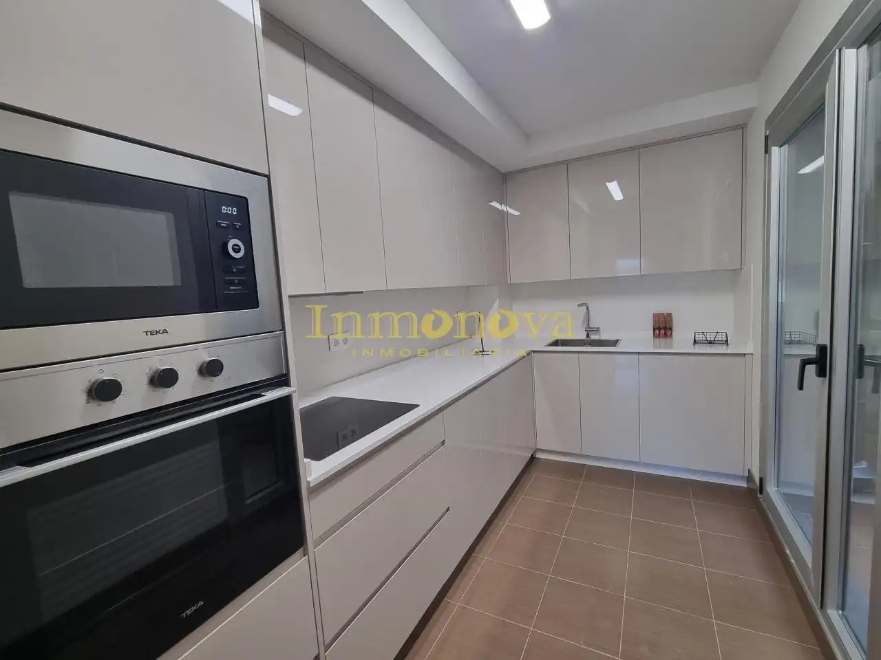 Cocina de Piso de alquiler en Cangas  con Calefacción, Amueblado y Balcón
