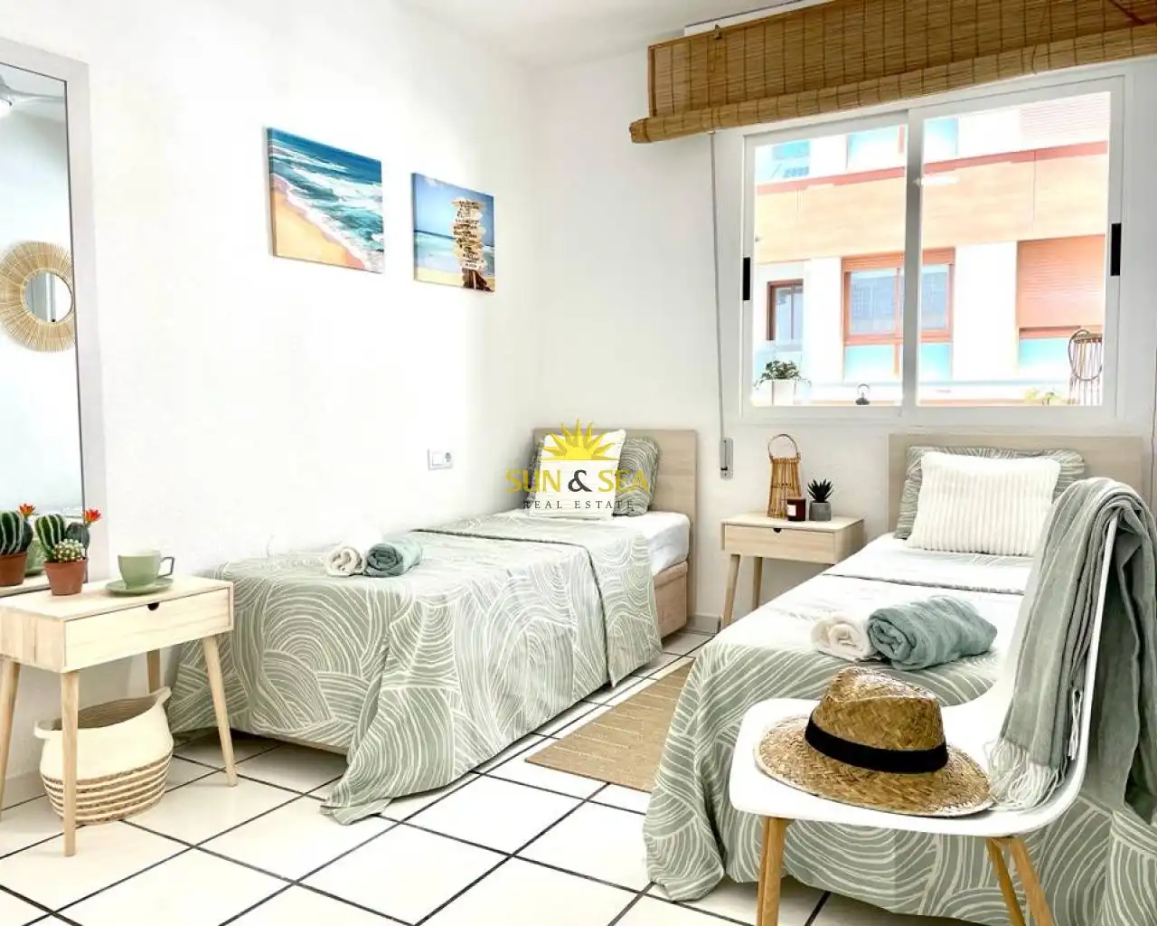 Habitación de Apartamento de alquiler en Torrevieja con Aire acondicionado, Calefacción y Lavadora