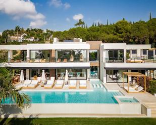 Vista exterior de Casa o xalet de lloguer en Marbella amb Aire condicionat, Jardí privat i Terrassa