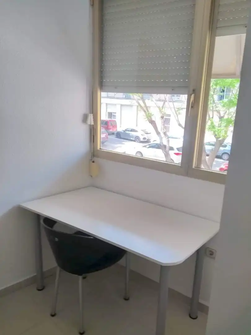 Room in Plaza Crevillente - Antiguos Juzgados - El Asilo