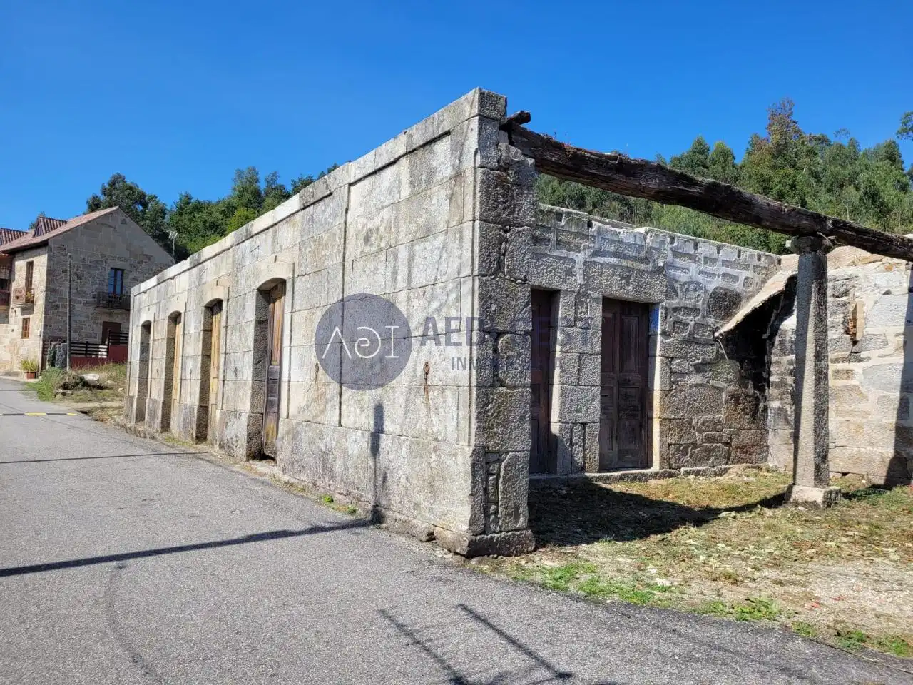 Casa rústica amb jardí en venda a Lugar Igrexa-Oroso