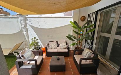 Terrassa de Casa adosada en venda en Huévar del Aljarafe amb Aire condicionat i Jardí privat