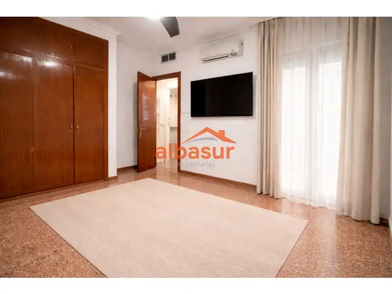 Schlafzimmer von Wohnung zum Verkauf in Córdoba mit Klimaanlage, Heizung und Abstellraum