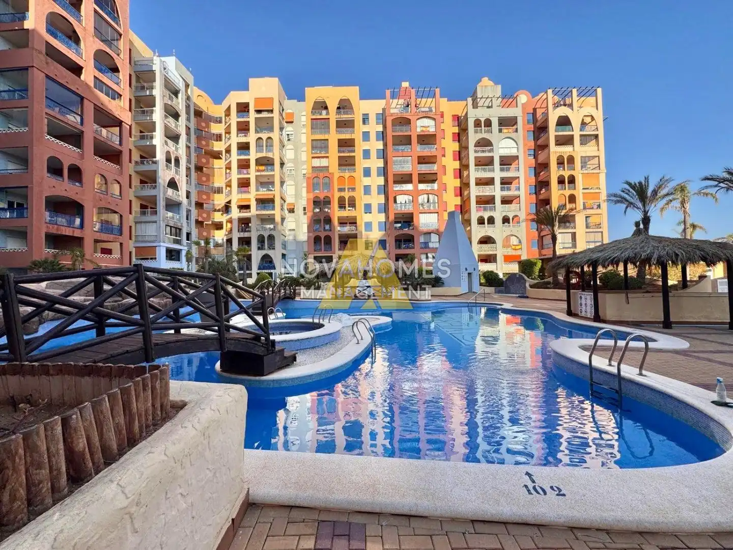 Vista exterior de Apartament en venda en Cartagena amb Aire condicionat, Terrassa i Piscina